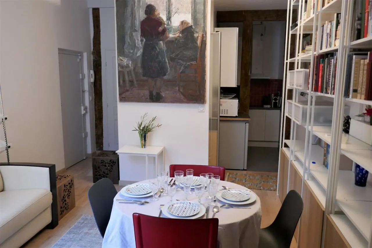 아파트 Appartment Near Louvre, Central 파리