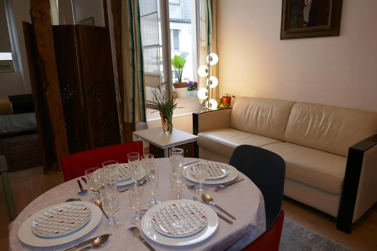 Appartment Near Louvre, Central Párizs 0*,  Franciaország